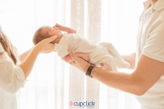 1_Calgary-Newborn-Photographer-Lifestyle-in-home-session-9048