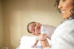 Calgary-Newborn-Photographer-Lifestyle-in-home-session-14-2
